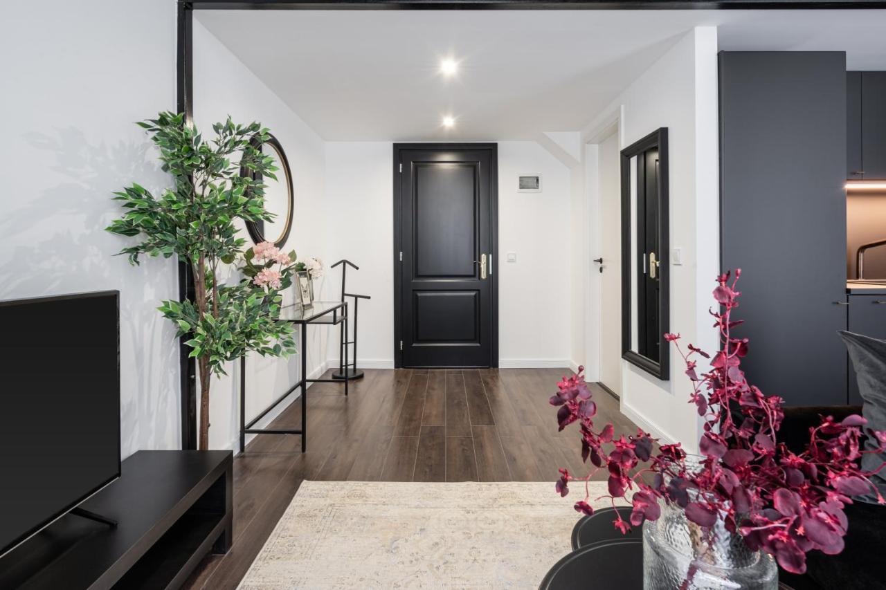 E41 - Trendy Boutique Apartments - Prime Spot By Bqa Budapest Luaran gambar